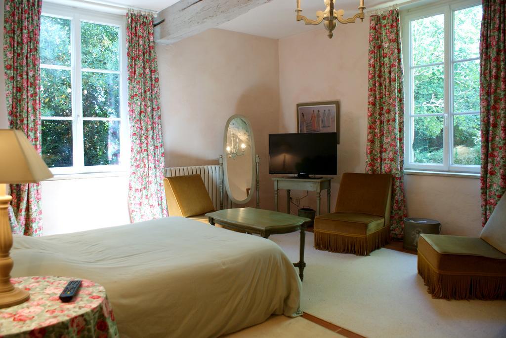 Chateau De Grenier Bed & Breakfast Saint-Leger  Room photo