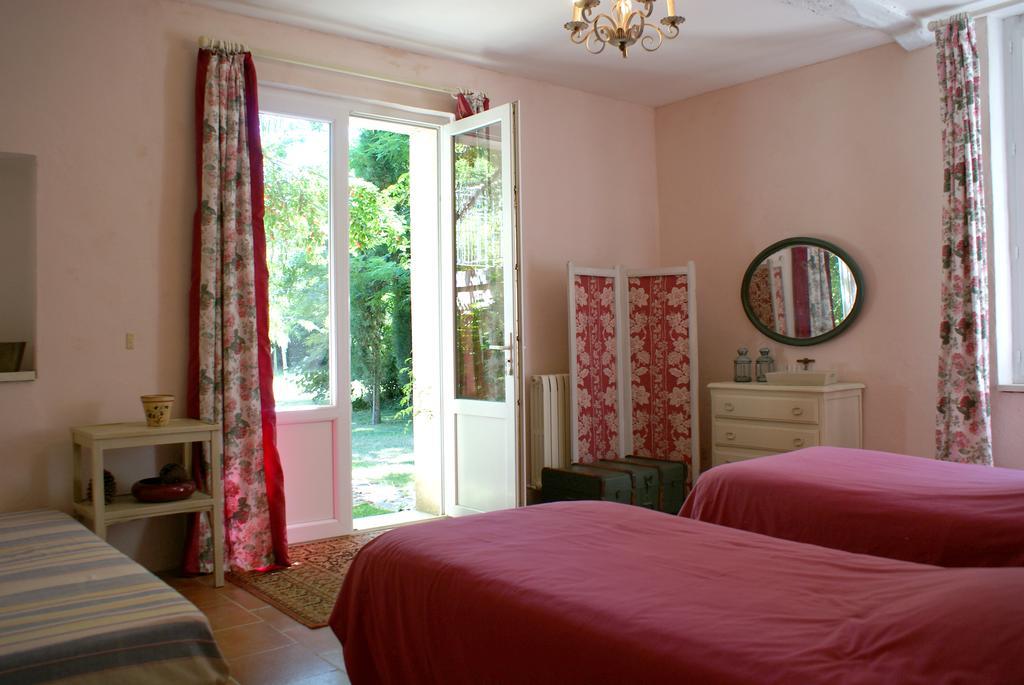 Chateau De Grenier Bed & Breakfast Saint-Leger  Room photo