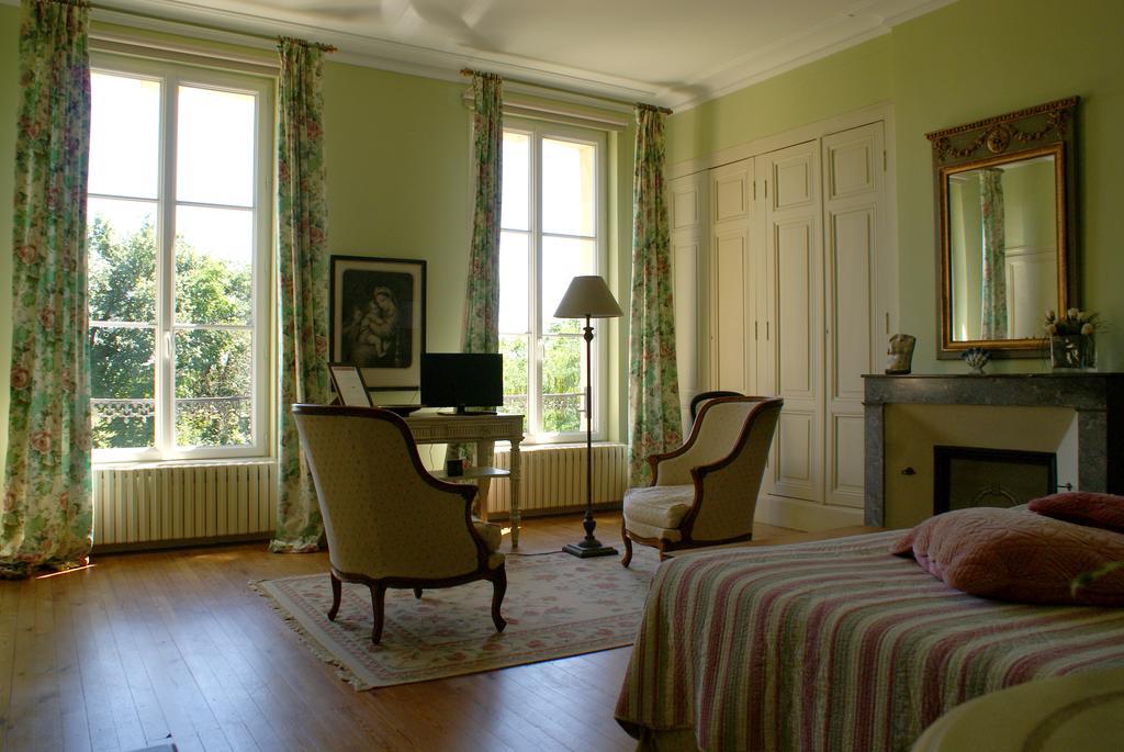 Chateau De Grenier Bed & Breakfast Saint-Leger  Room photo