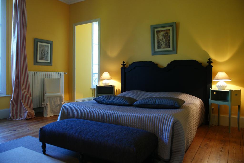 Chateau De Grenier Bed & Breakfast Saint-Leger  Room photo